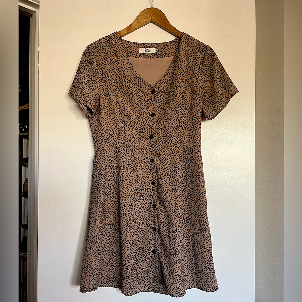 Leopard Print Button-Front Dress – Effortless & Chic